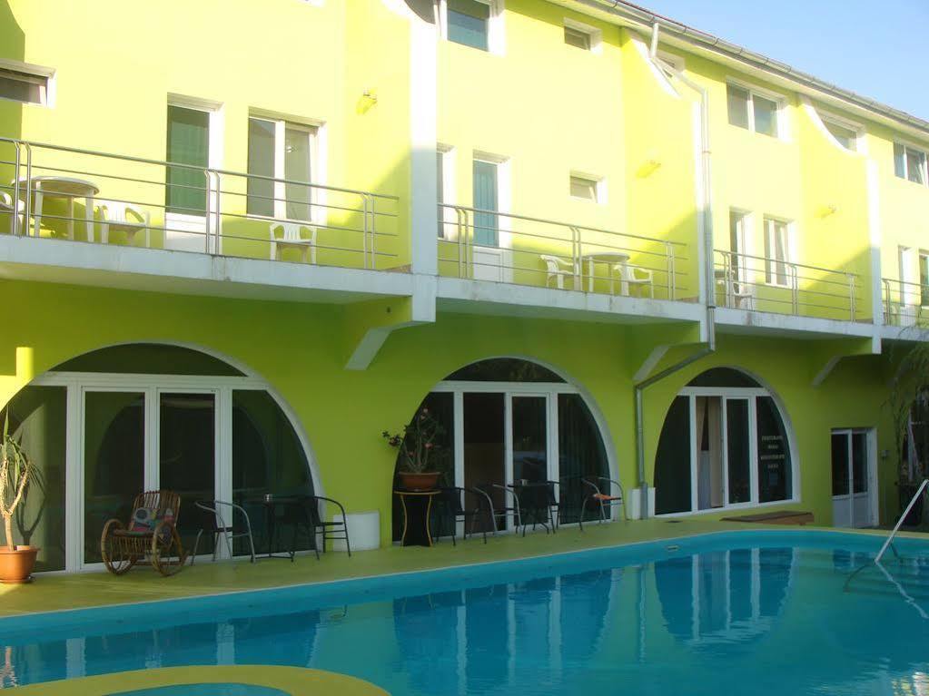 Pension Eclipse Oradea Exterior foto