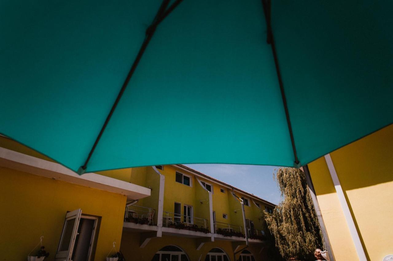 Pension Eclipse Oradea Exterior foto