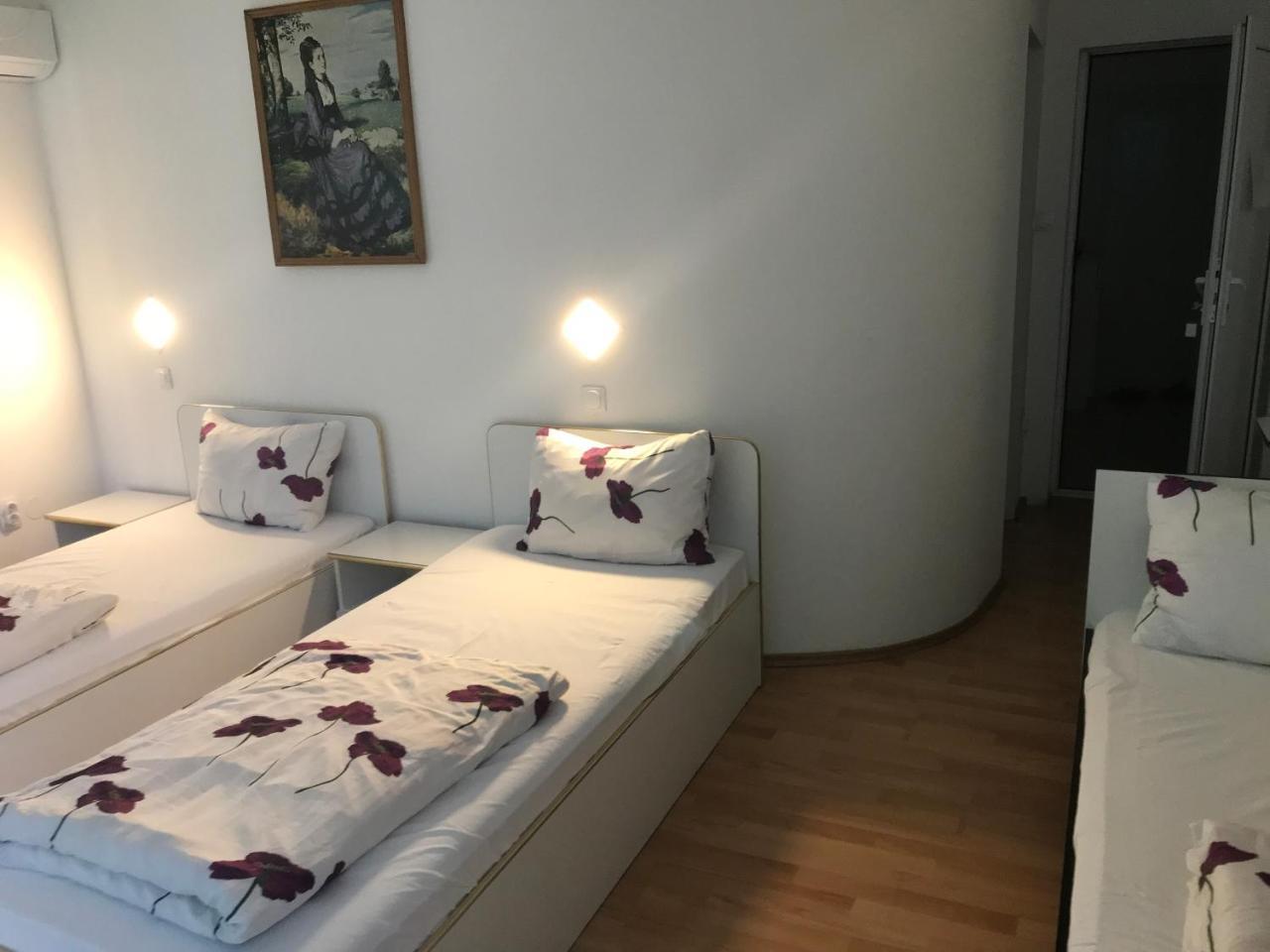 Pension Eclipse Oradea Exterior foto